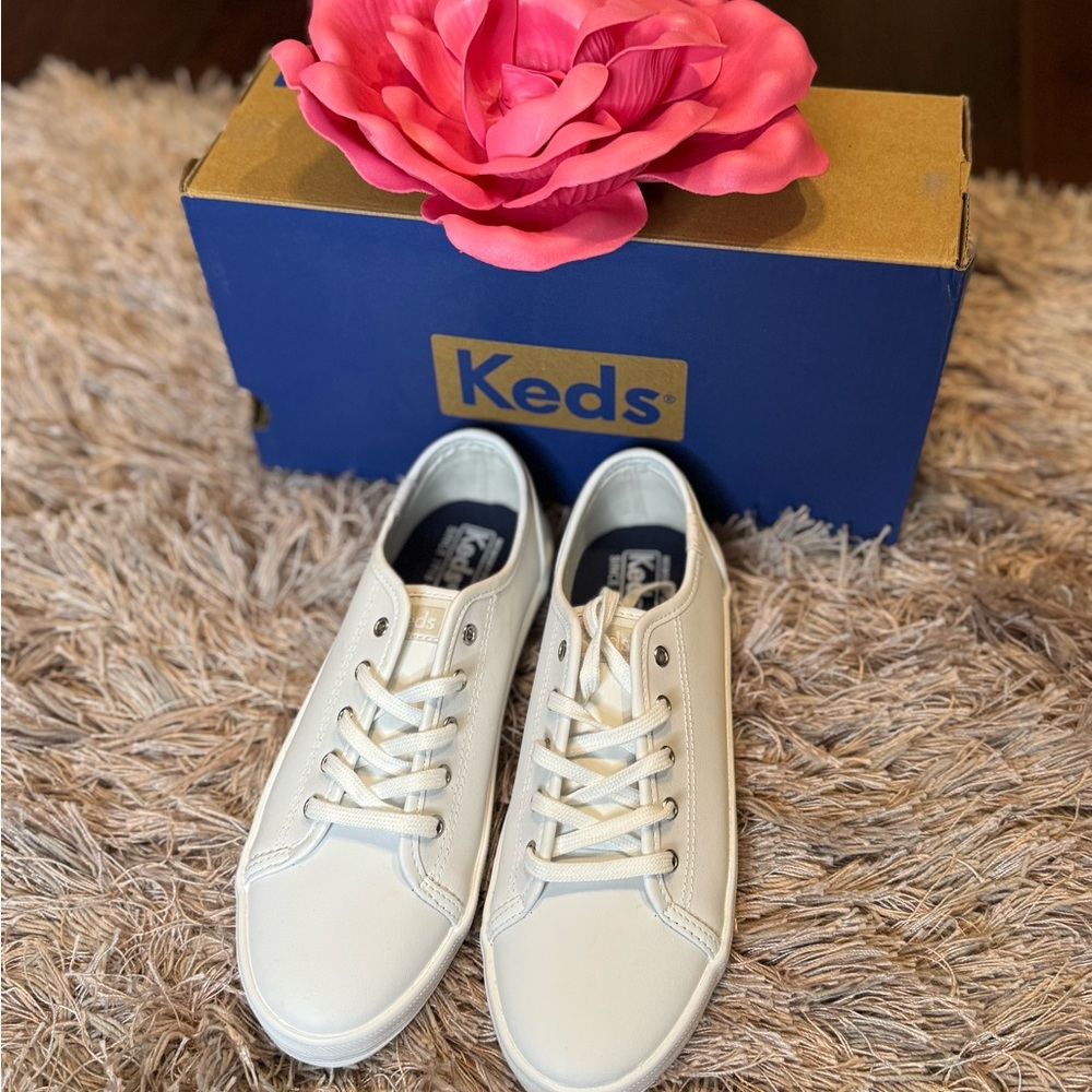 Keds Kickstart Leather Lace-up. Youth 4 - Picture 2 of 6
